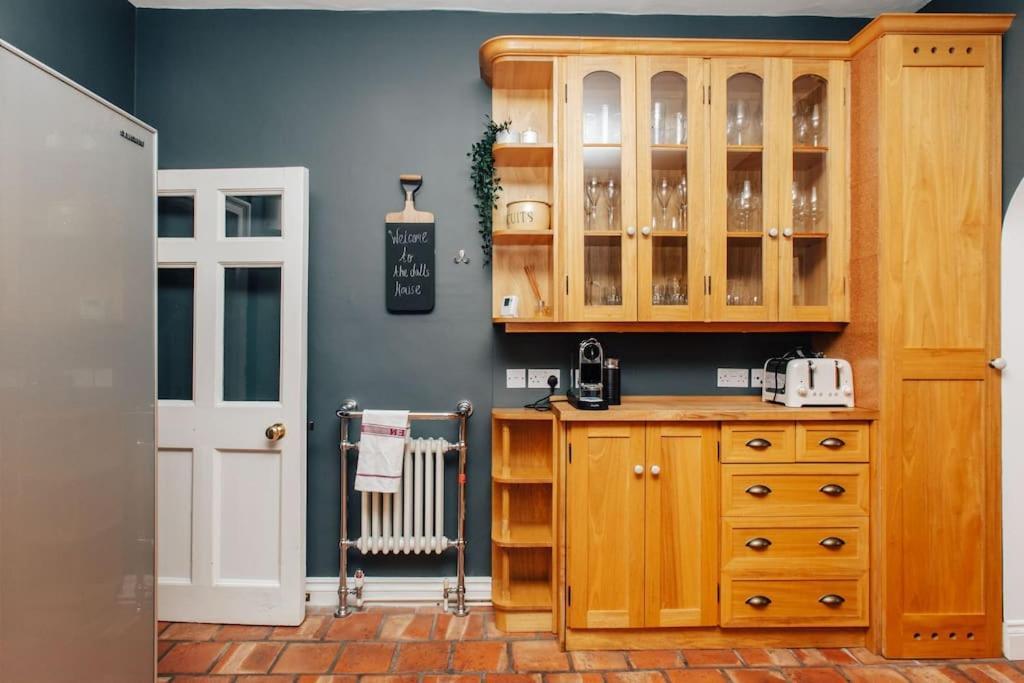 亨利昂泰晤士Dolls House - Luxury Townhouse *Sleeps 10*别墅 外观 照片
